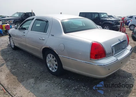 2011 Lincoln Town Car Signature Limited из США, поврежденный, VIN 2LNBL8CV1BX755986
